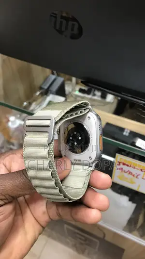 Apple Watch Ultra One Quasi Neuf Saphire Crystal