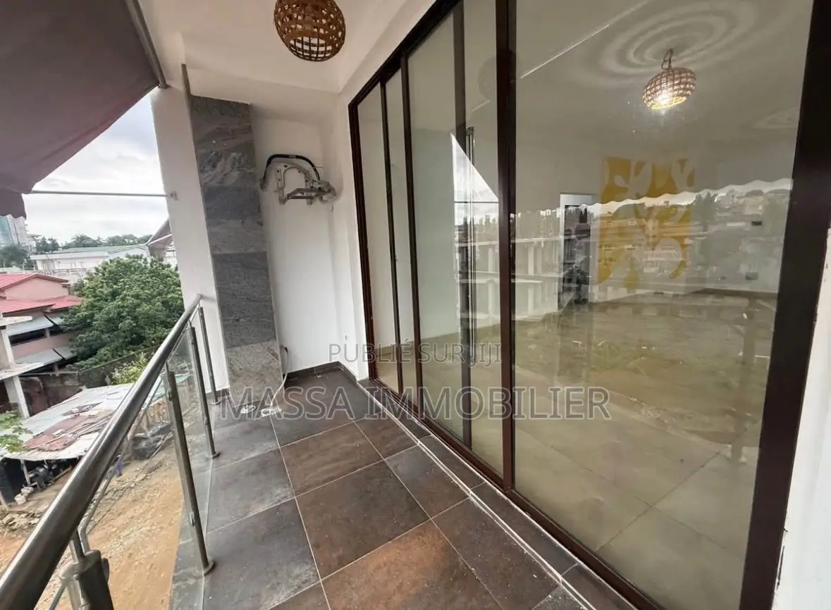 2chbre Appartement dans Massa Immobilier, Cocody à Vendre