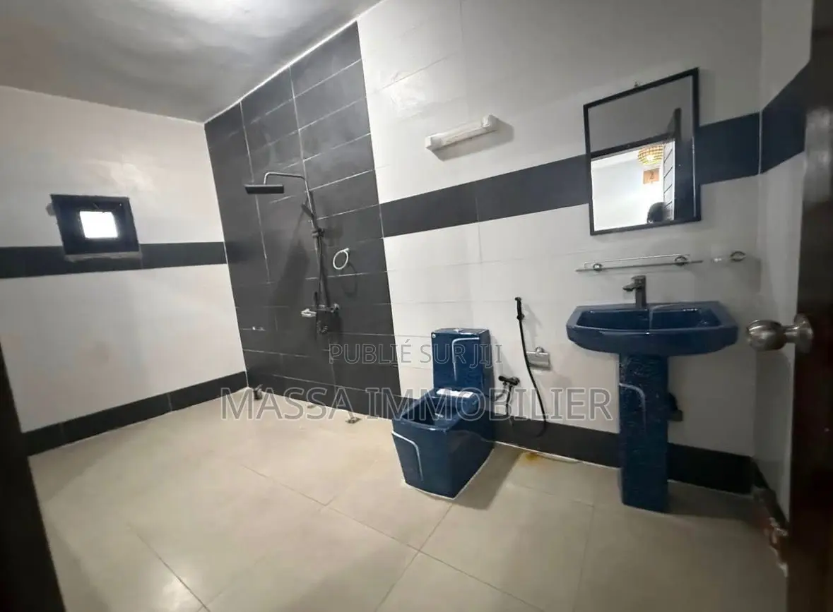 2chbre Appartement dans Massa Immobilier, Cocody à Vendre
