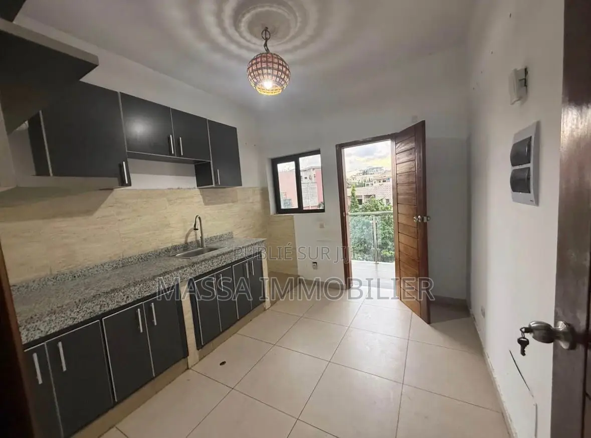 2chbre Appartement dans Massa Immobilier, Cocody à Vendre