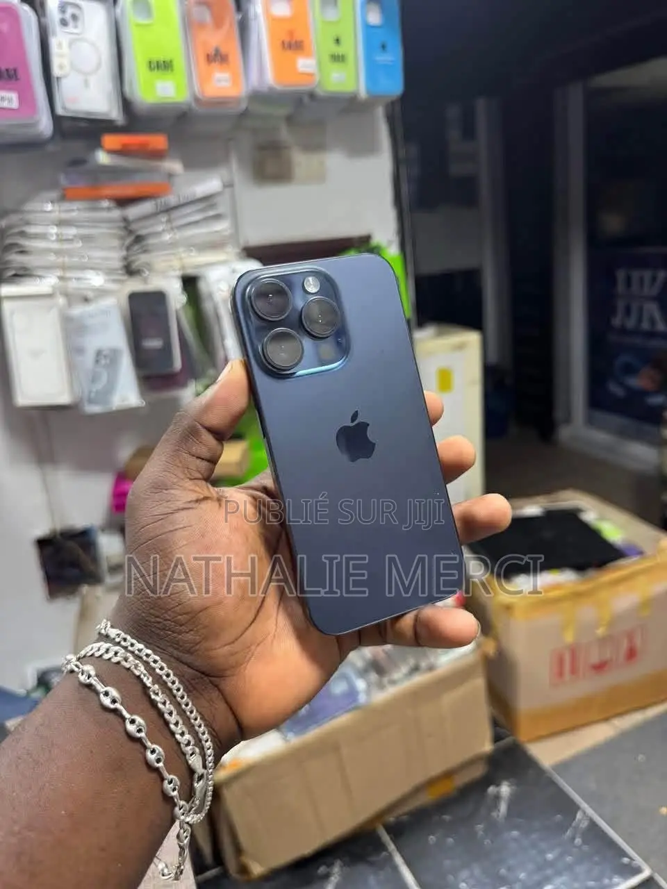 Nouveau Apple iPhone 15 Pro 256 GB Gris