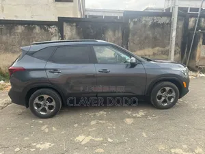 Kia Seltos S 2022 Gris
