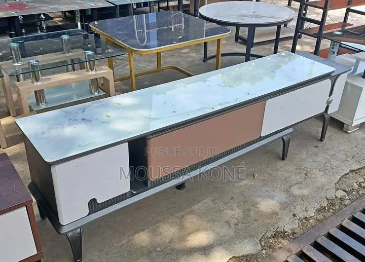 Meubles Disponible