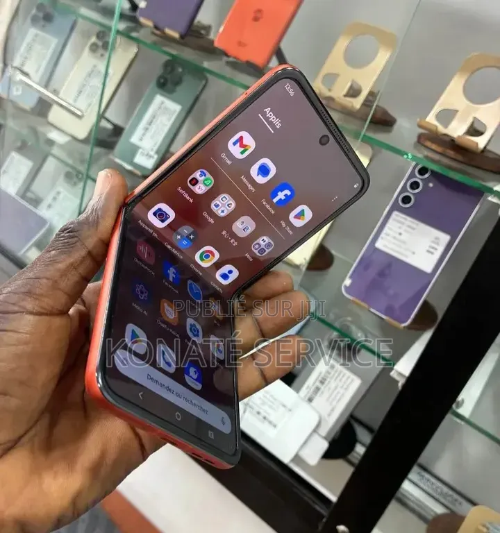 Nouveau Motorola Razr 50 512 GB Orange