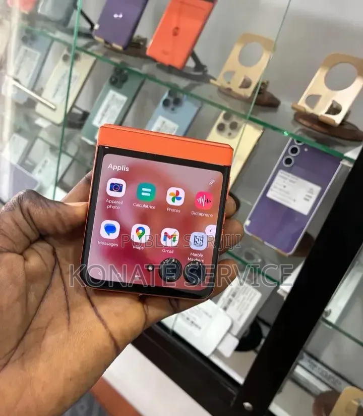 Nouveau Motorola Razr 50 512 GB Orange