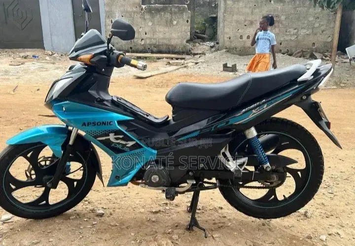 Nouveau KTM Duke 125 2025 Bleu