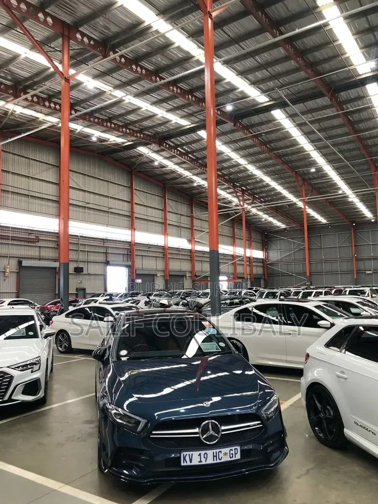 Nouveau Mercedes-Benz GLE-Class 2025 Doré