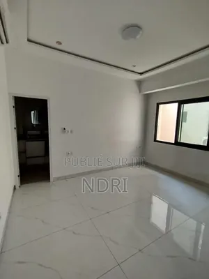 2chbre Appartement dans Building House, Cocody à Louer