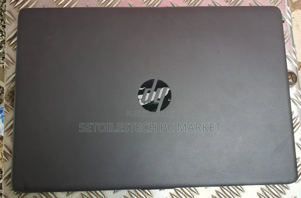 Nouveau Ordinateur portable HP 250 G8 8GB Intel Core i5 SSD 1T