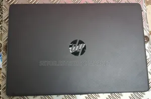 Nouveau Ordinateur portable HP 250 G8 8GB Intel Core i5 SSD 1T
