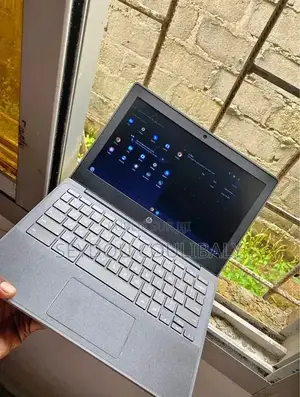 Nouveau Ordinateur portable HP ProBook 640 G5 8GB AMD Ryzen 7 SSD 256GB
