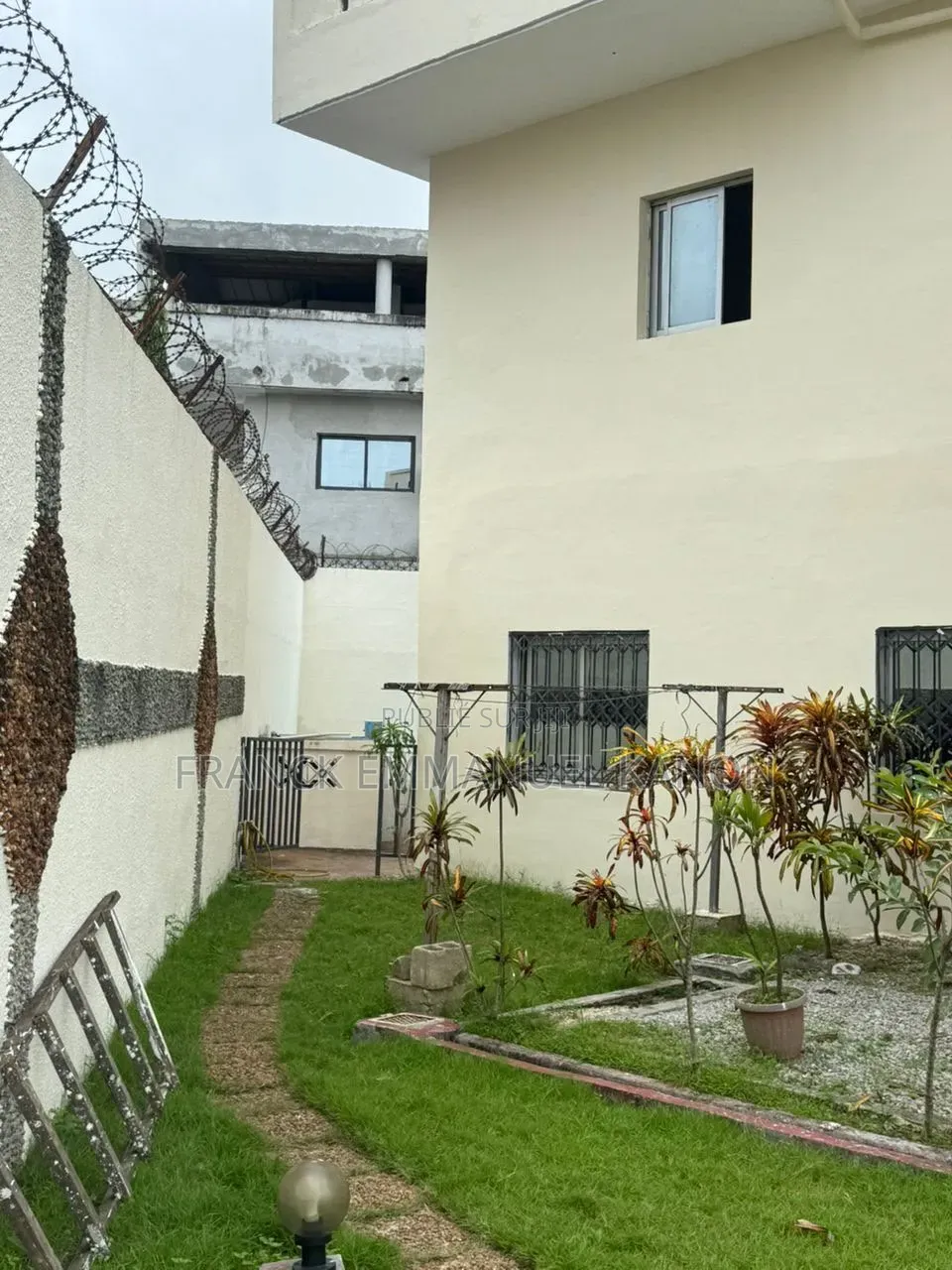 9chbre Villa dans Appartement Idéal, Yopougon à Vendre