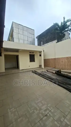 5chbre Villa dans Jeune Christ, Cocody à Louer