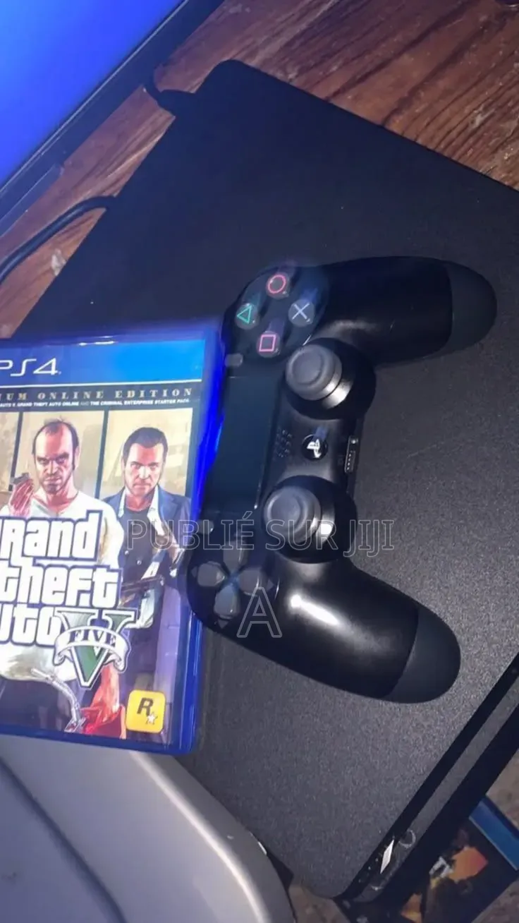 Ps4 Slim Avec Une Manette