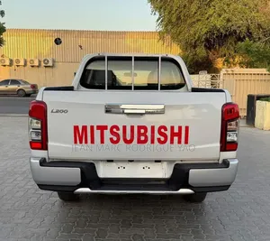 Mitsubishi L200 2020 Blanc cassé