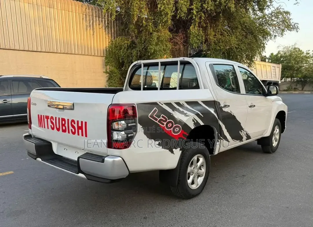 Mitsubishi L200 2020 Blanc cassé