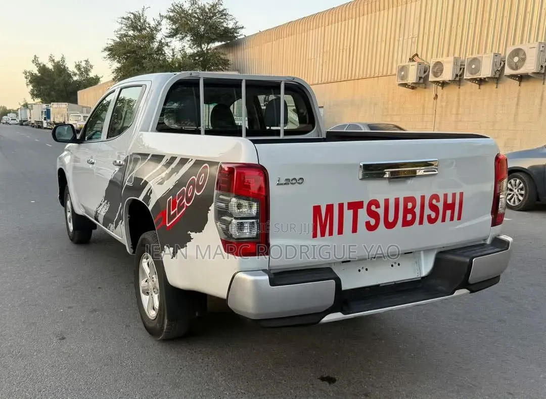 Mitsubishi L200 2020 Blanc cassé