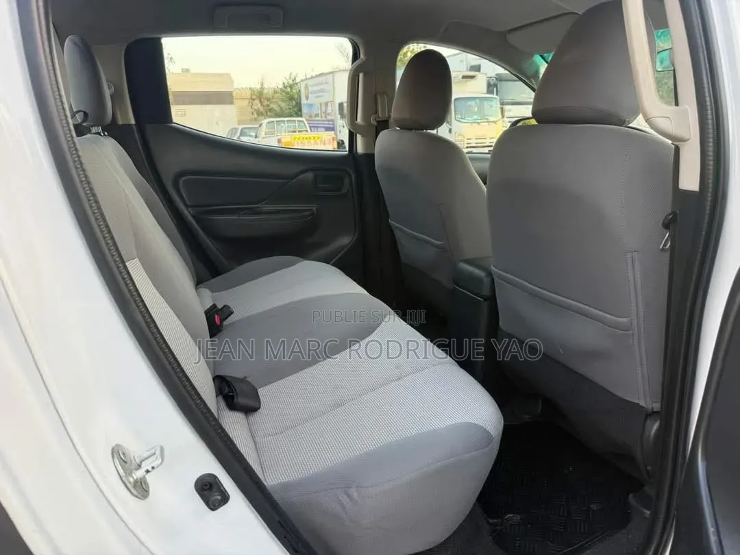 Mitsubishi L200 2020 Blanc cassé