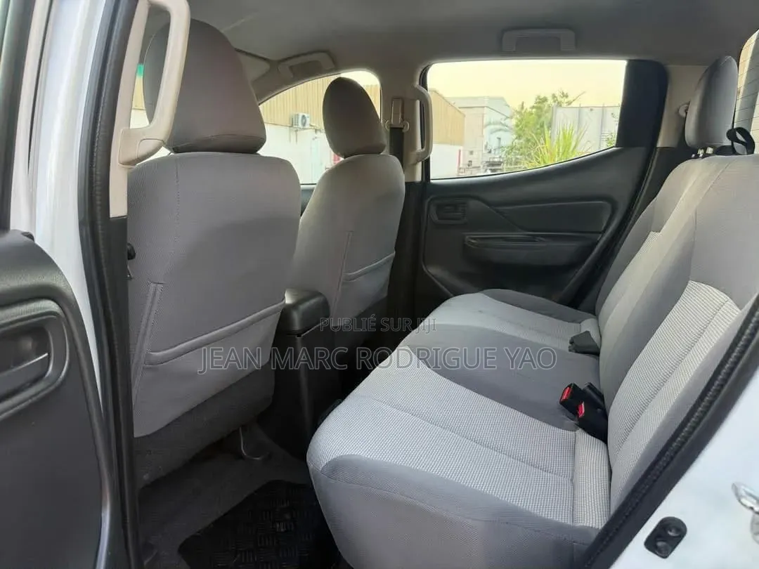 Mitsubishi L200 2020 Blanc cassé