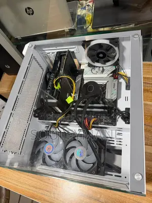 Nouveau Ordinateur de bureau MSI AG270 2PE 32GB Intel Core i7 SSD 1T