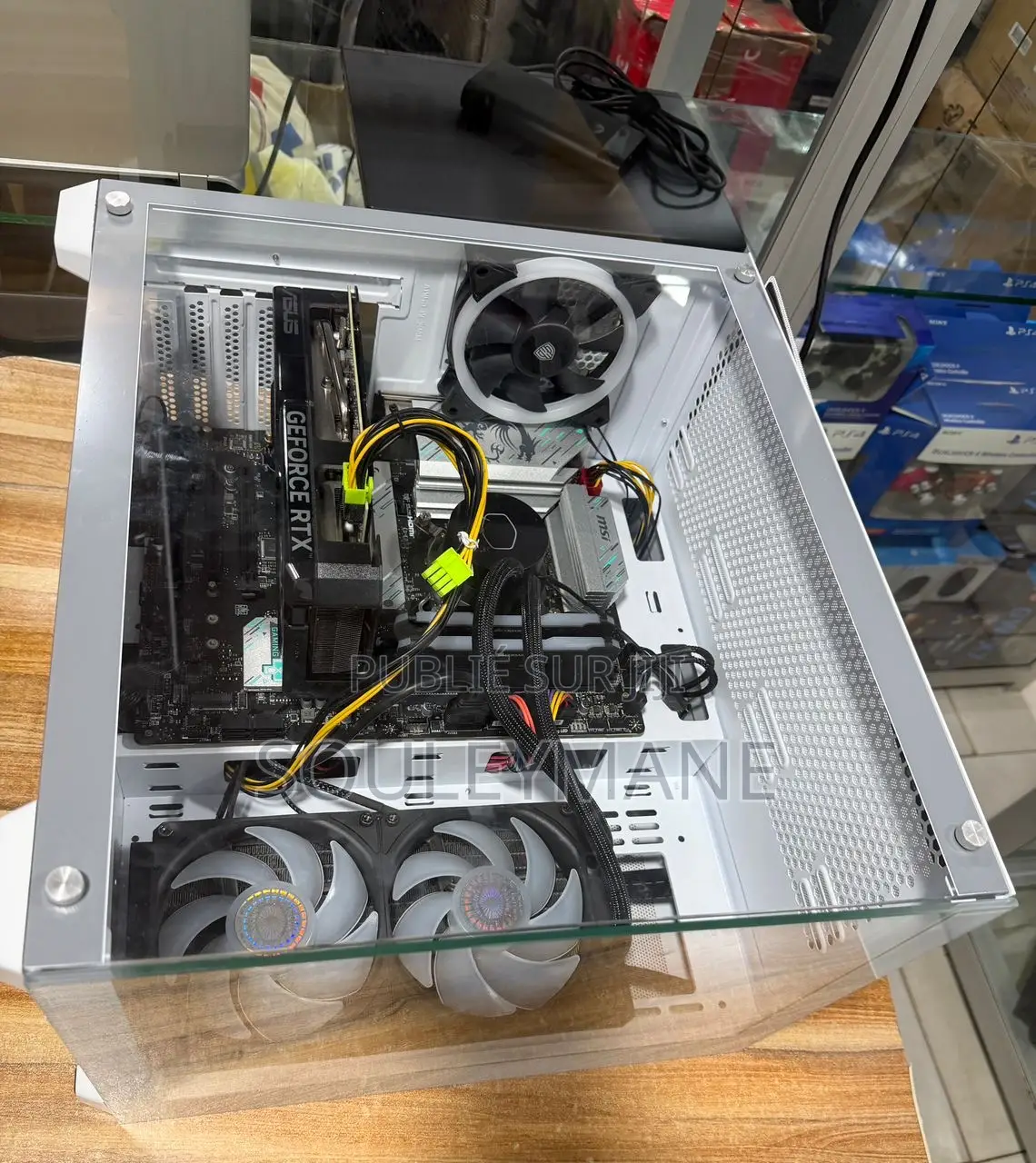 Nouveau Ordinateur de bureau MSI AG270 2PE 32GB Intel Core i7 SSD 1T