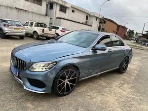 Mercedes-Benz C300 2016 Gris