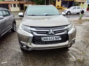 Mitsubishi Montero Sport 2018 Gris