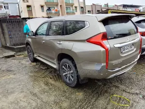 Mitsubishi Montero Sport 2018 Gris