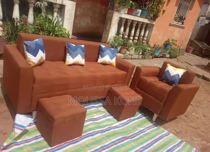 Meubles Disponible