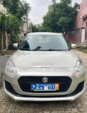 Suzuki Swift 2023 Beige