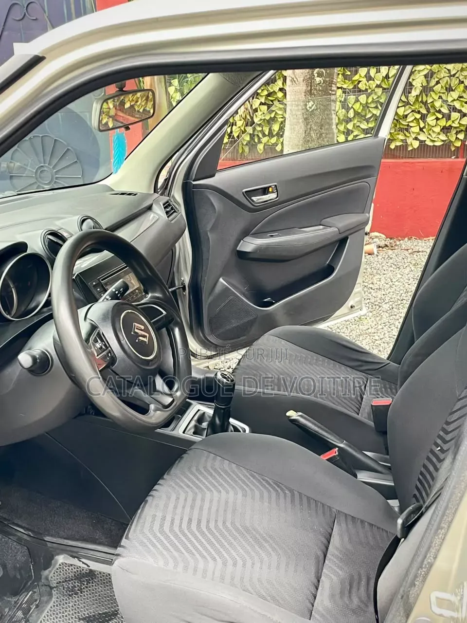 Suzuki Swift 2023 Beige