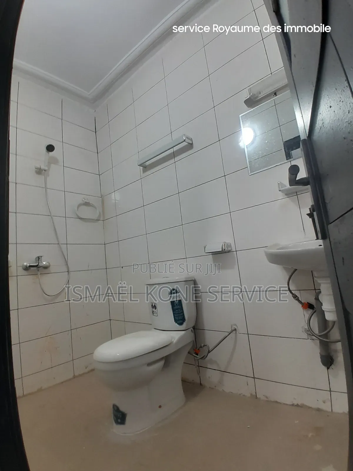 2chbre Appartement dans Service Royaume Des, Cocody à Louer