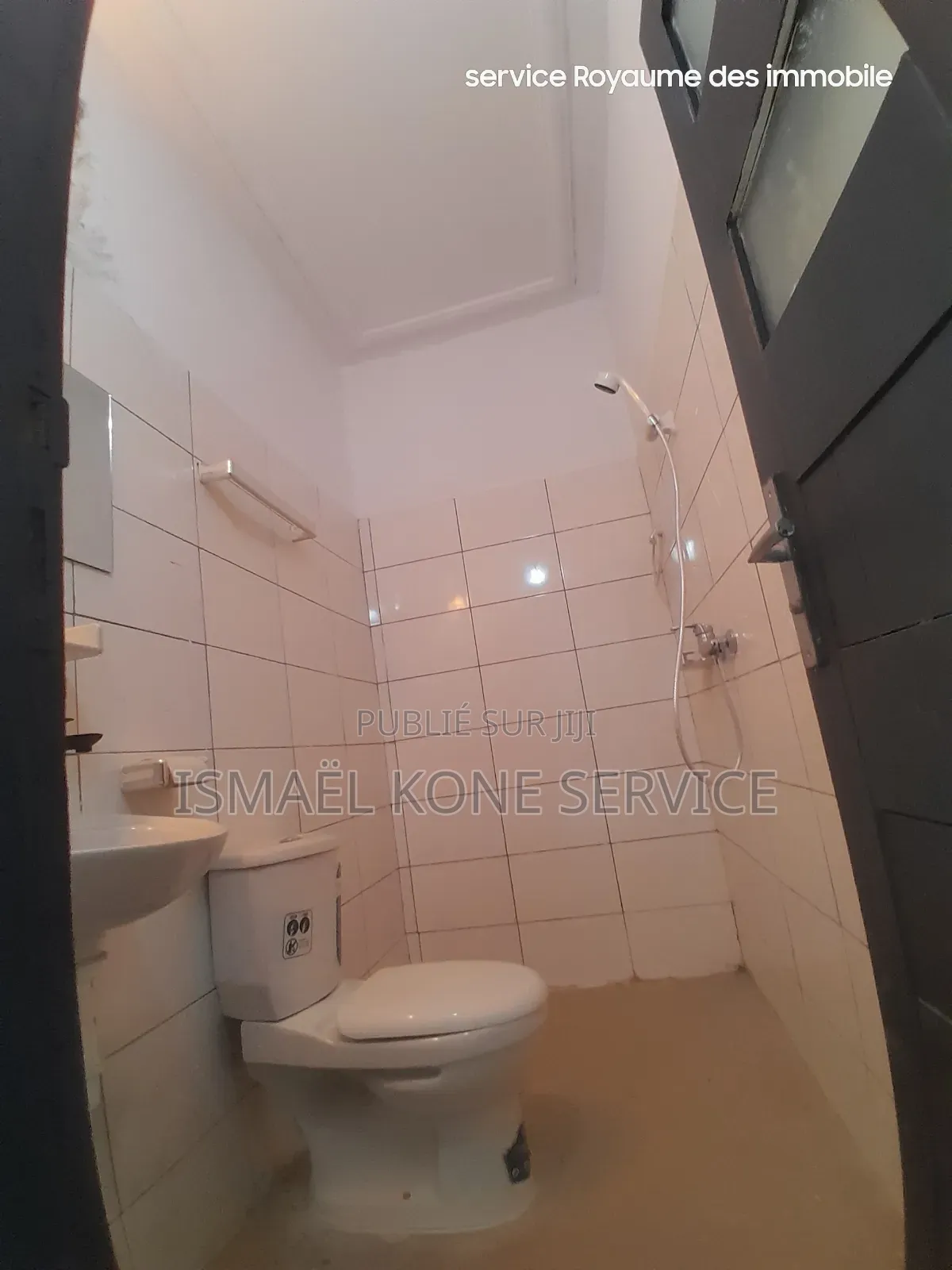 2chbre Appartement dans Service Royaume Des, Cocody à Louer