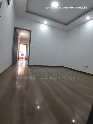 1chbre Appartement dans Service Royaume Des, Cocody à Louer