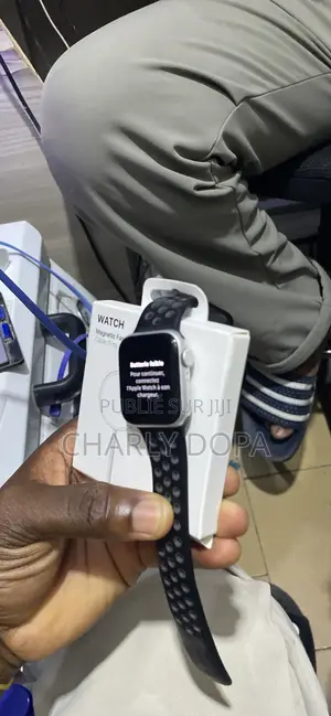 Apple Watch Se 1ere Génération Très Propre 40mm