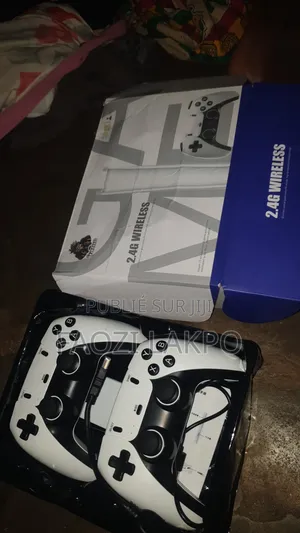 Console De Jeux Avec Tout Les Accessoires Complet