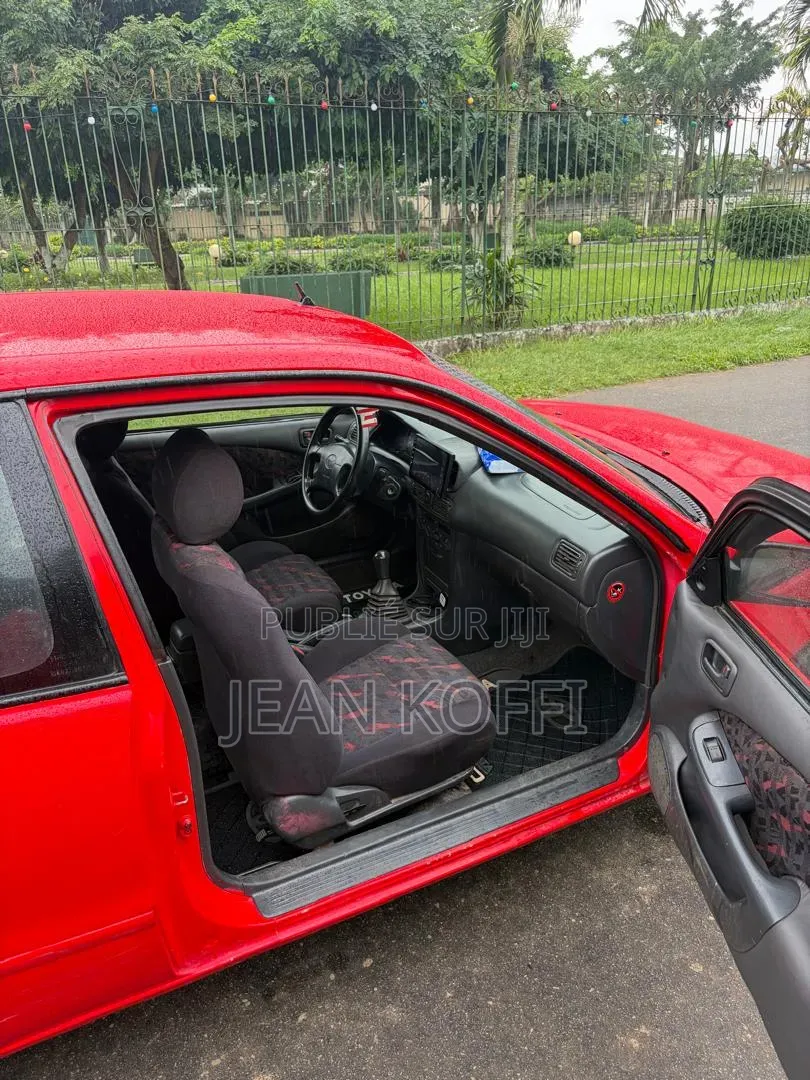 Toyota Corolla 2002 Rouge
