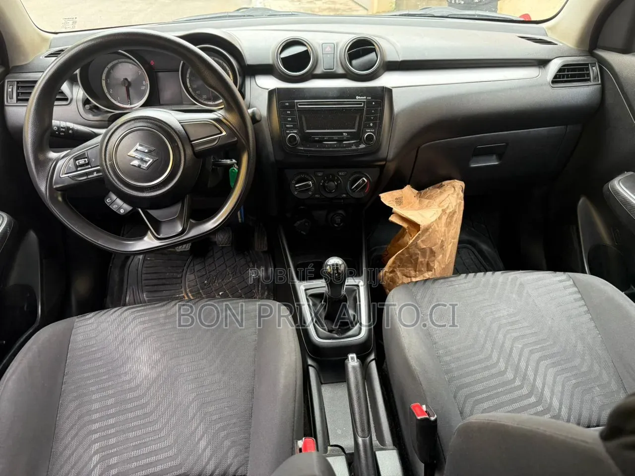 Suzuki Swift 2021 Gris
