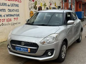 Suzuki Swift 2021 Gris
