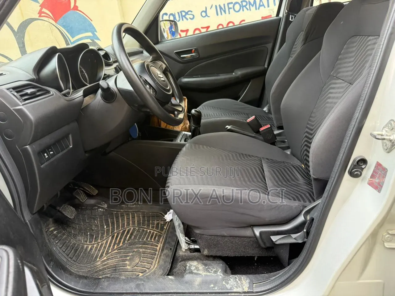Suzuki Swift 2021 Gris