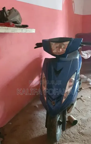 Yamaha Crux 2017 Bleu