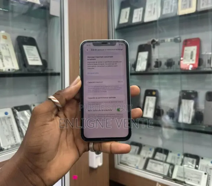 Nouveau Apple iPhone 11 64 GB Autre