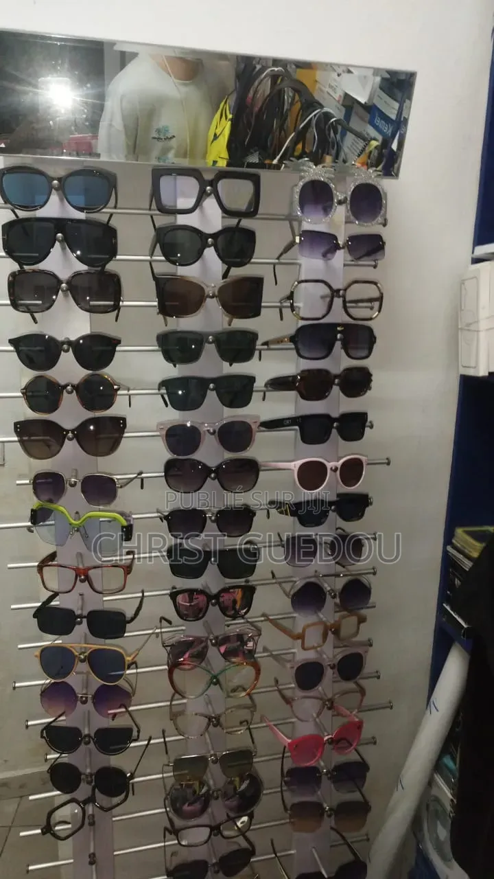Paire De Lunettes