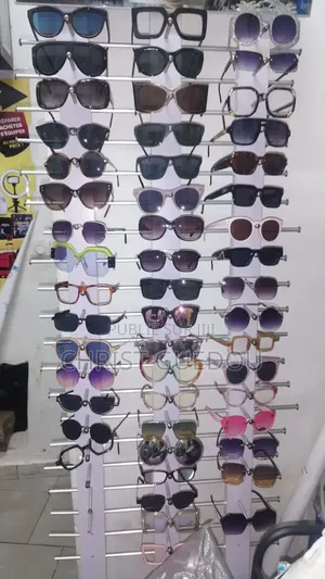Paire De Lunettes