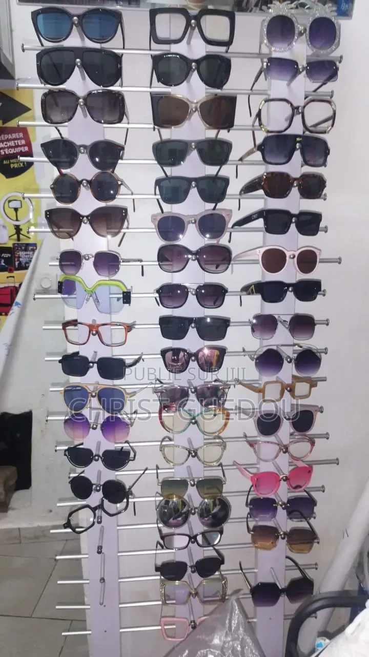 Paire De Lunettes