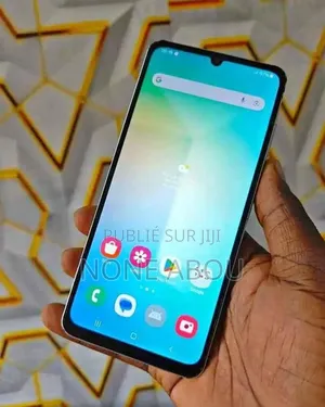 Nouveau Samsung Chat 322 Wi Fi Autre