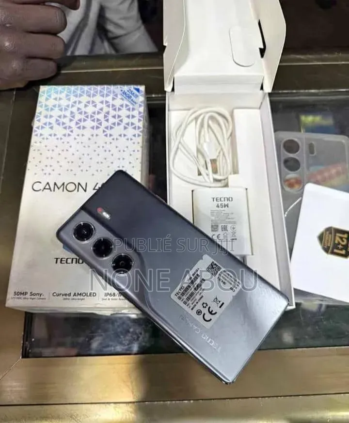 Nouveau Tecno Camon 40 256 GB Autre