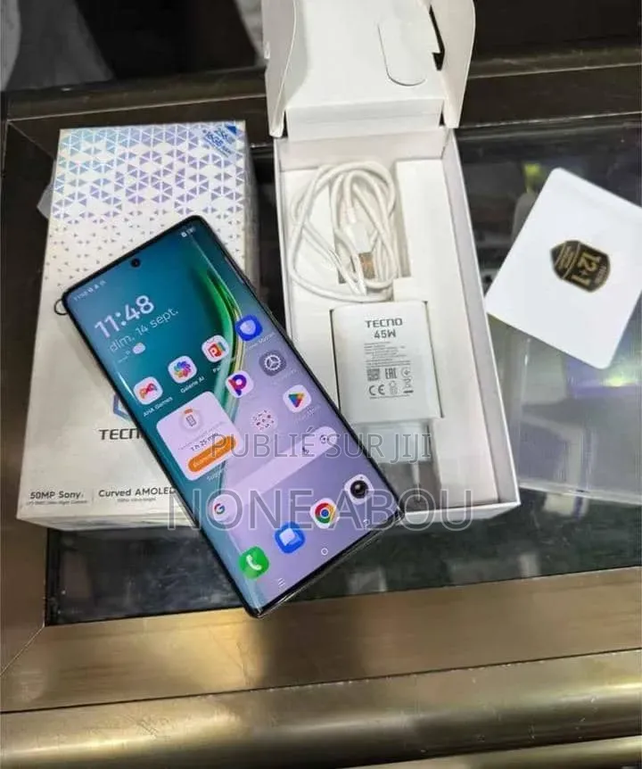 Nouveau Tecno Camon 40 256 GB Autre