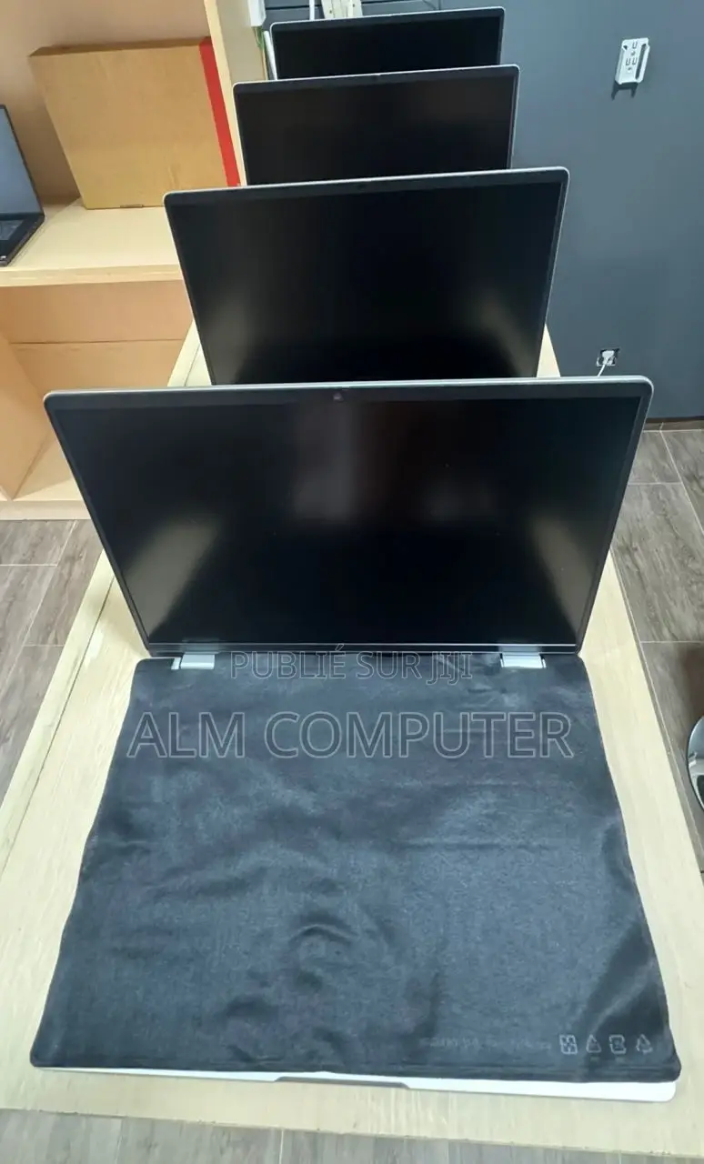 Nouveau Dell Inspiron 16 5620 16GB Intel Core Ultra 5 SSD 256GB