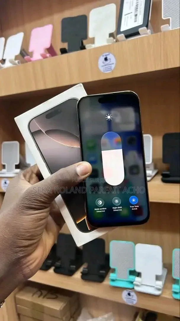 Nouveau Apple iPhone 16 Pro 256 GB Noir